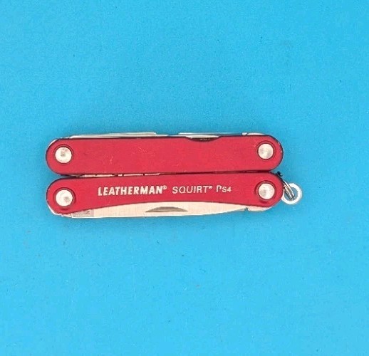 Leatherman SQUIRT PS4 Multi-Tool With Pliers Scissors Knife RED