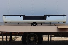 New 17-19 Nissan Titan Rear Bumper Assembly Factory Oem Pearl White Metallic New 17-19 Nissan Titan Rear Bumper Assembly Factory Oem Pearl White Metallic