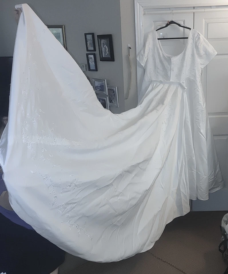 Alfred Angelo Vintage (2002) - Vestido de novia TALLA EXTRA 22 - Usado una vez y restaurado Foto 2 de 4