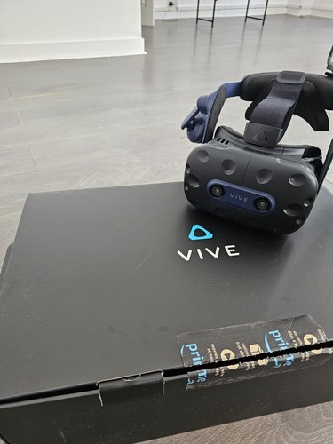 HTC Vive Pro 2 Virtual Reality Headset Full Kit - 99HASZ002-00 - Picture 4 of 7