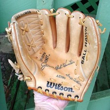 Vintage Wilson A2195 Jim Catfish Hunter Ball Hawk 9 Inch Youth Baseball Glove