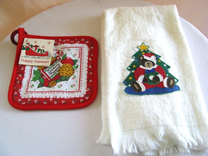 NWOT 2pc Franco multicolor 100% cotton Christmas dishtowel/pot holder set