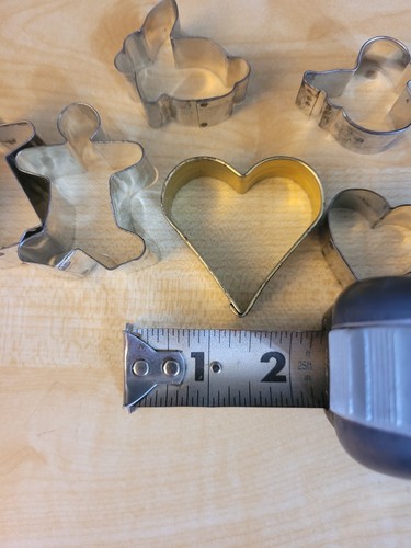 6 Vintage Small Cookie Cutters - Picture 3 of 7