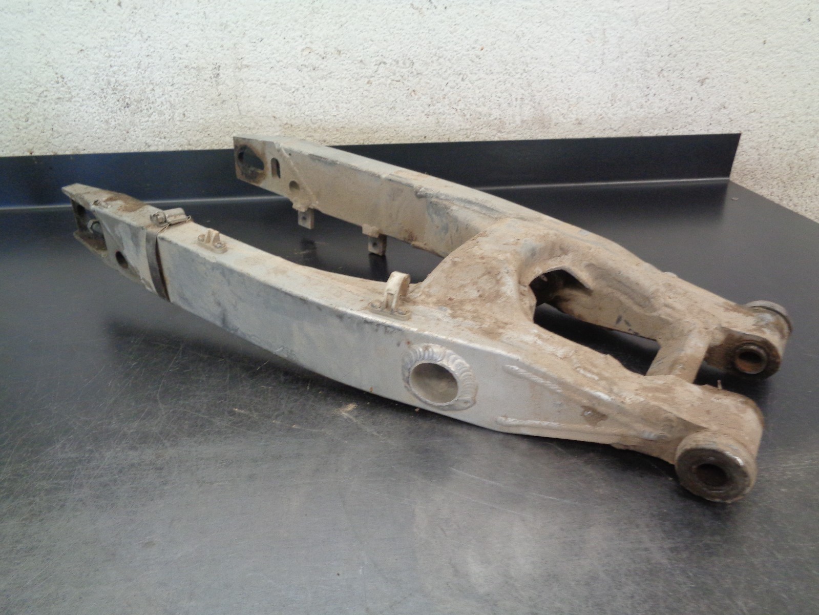 1989 89 YAMAHA YZ250 YZ 250 K MOTORCYCLE BODY SUSPENSION SWINGARM SWING