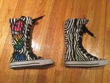 Collection O Girls High Top Zipper Lace Sneaker: Size 8