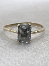 Solid 10K Yellow Gold Solitaire Radiant Cut White CZ Engagement Ring 1.4gr.