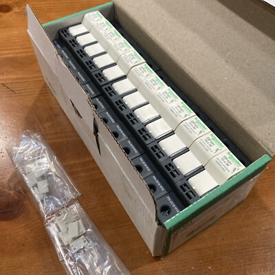  NEW (Box of 12) SCHNEIDER ELECTRIC DF101 Fuse Holder, 10x38 mm, 1Ph 32A