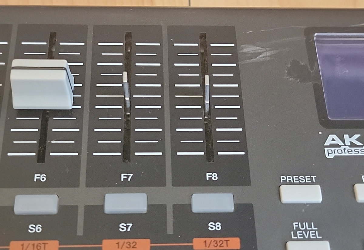 Akai Professional MPD32 USB/Midi MPC Pad Controller for sale