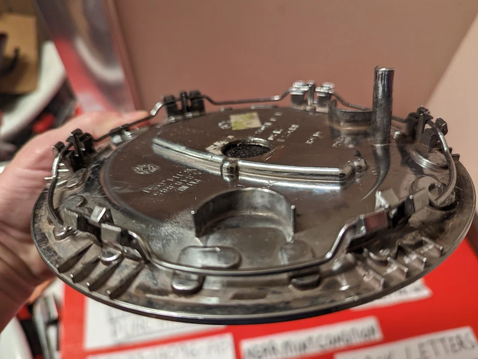 ✅1 Tapa central OEM 2002-2008 LINCOLN NAVIGATOR MARK LT CROMADA 2L7J-1A096-AB ¡COMO NUEVA! Foto 2 de 4