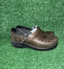 Dansko Women  s Brown ANTIQUE TOOLED Leather Clogs Professional Shoes Size 10