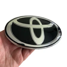 Front Grille Emblem New Style Black Logo for Toyota Camry SE 2012 2013 2014