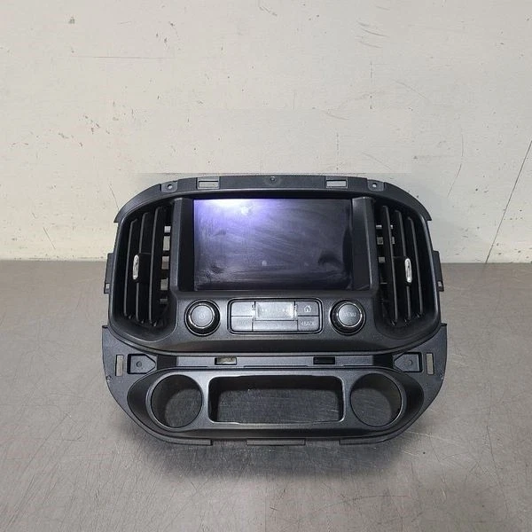 Radio de audio Chevy Colorado 2015-2022 con panel de control de pantalla ID 84646780 Foto 3 de 4