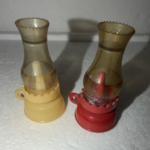 1:12 Scale Miniature Dollhouse Plastic Lantern Set of 2, Red & Beige