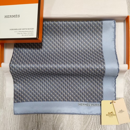 Unused w/box HERMES Petit Carre 45 Silk pocket square POCHETTE 41cm Light blue - Picture 17 of 18