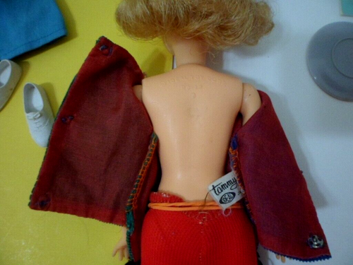 IDEAL TAMMY DOLL PLUS PIZZA PARTY # 9115-7 1960s doll + clothes  ACCESSORIES - Bild 9 von 13