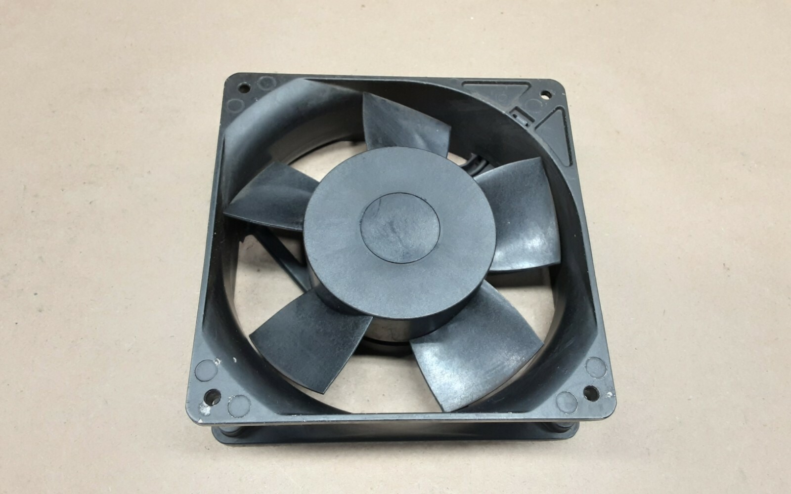 Ventilatore Minebea 4715ms Ventilatore Assiale NMB Minebea 119x119x38mm - 230V, 174 M³/h, 15W, Per Raffreddamento Elettronica Ventola 230V 174 M3/h - Foto 8
