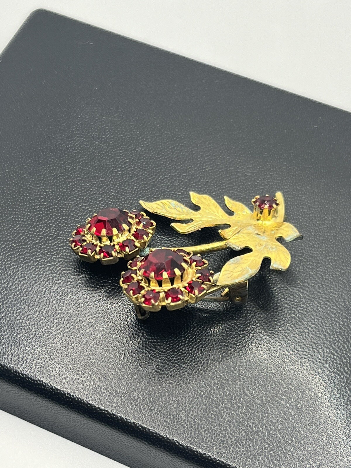 Ruby red colored rhinestone gold tone flower broo… - image 6