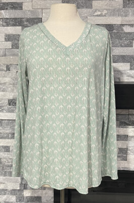 Sew In Love Women's Size Large Print Long Sleeve V Neck Top