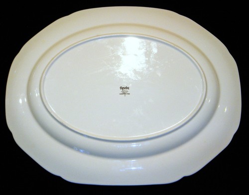 Spode Christmas Tree 14" Oval Center Serving Platter #S3324-V - Picture 9 of 10