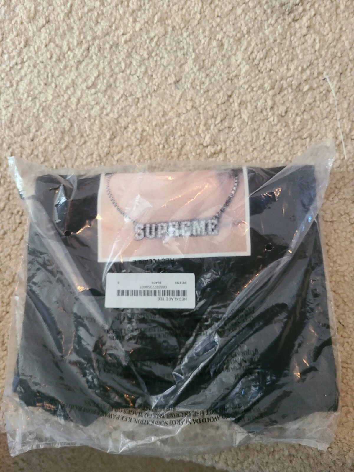 TOUJOURS EN PLASTIQUE NEUF COLLIER SUPRÊME TEE NOIR TAILLE S T SHIRT SS18 