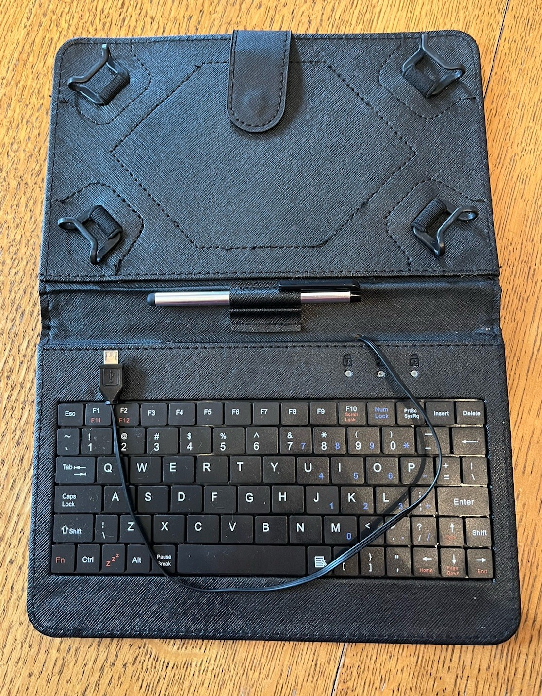 Universal 7 inch Tablet Case with PC Keyboard and Flip Stand, Black USB