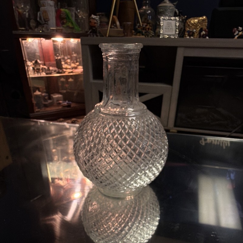 Clear Glass Decorative Decanter, Diamond Pattern, Round Shape