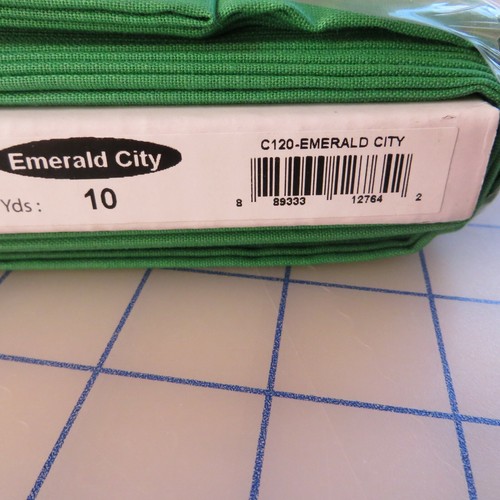 1/2 Yard Emerald Confetti Cottons Riley Blake $3.99 Ships ANY Amount Of Fabric - Picture 2 of 2