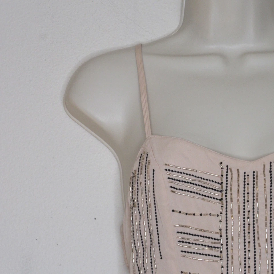 Mini vestido para mujer American Eagle Outfitters con cuentas recorte trasero 2 melocotón B60 Foto 3 de 4