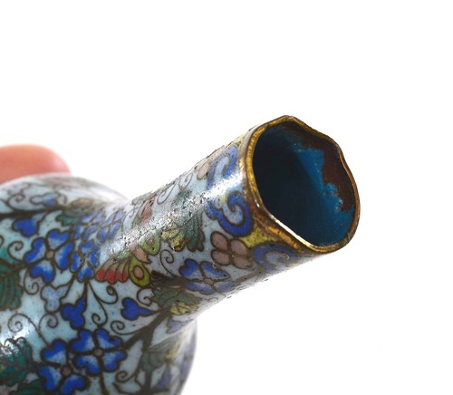 Petit vase chinois 19ème émaillé cloisonné doré tabatière insecte fleur - Photo 10 sur 12