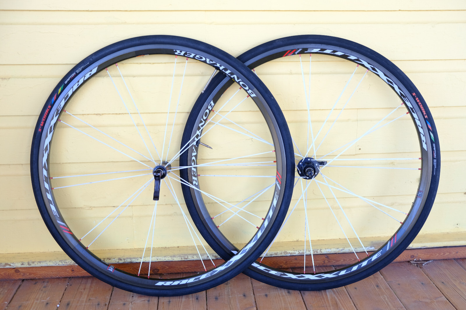 Bontrager Race XXX Lite Carbon Fiber Rim Brake Road Bike Wheelset 700C