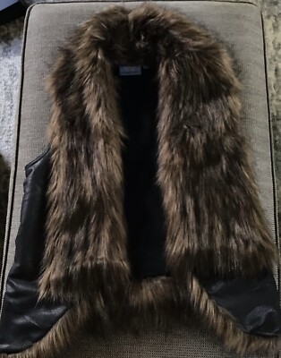 Vera Wang Simply Vera Ladies Black Brown Faux Fur Vest Size S-M MSRP $130 