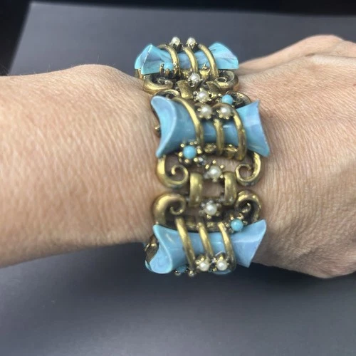 1950's Costume Vintage Selro Selini Turquiose Pearl Lucite Jewelry Bow Bracelet