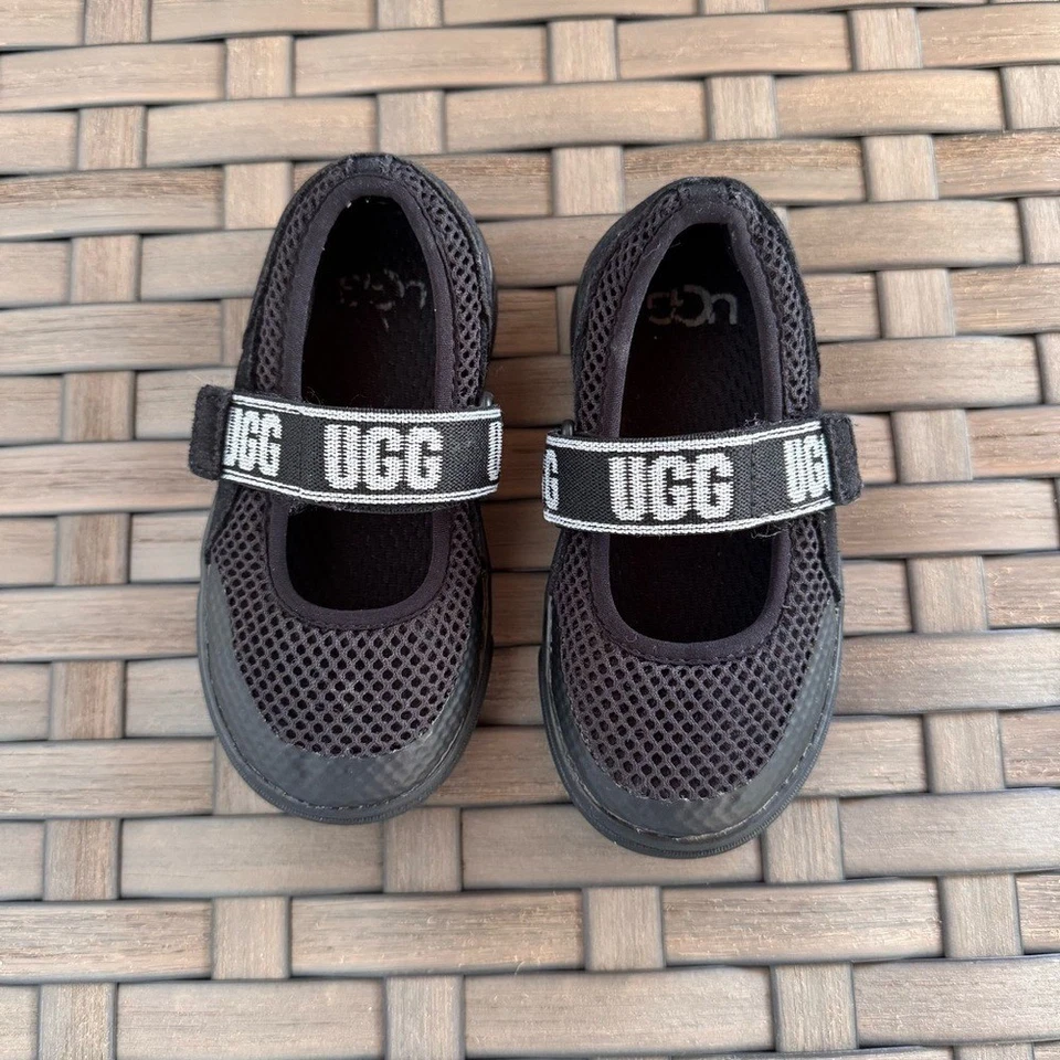 Sapato Ugg Baby Toddler Rennon Skimmer Malha Camurça Mary Jane Tamanho 7 Preto - Imagem 2 de 4