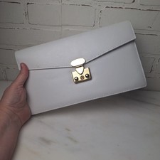 Vintage White Front Clasp Leather Clutch/Crossbody Without Strap