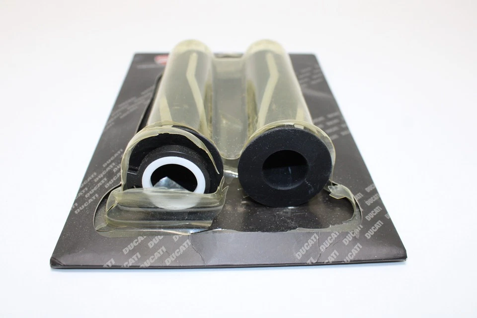 Kit de empuñaduras de aluminio Billet Ducati Diavel 96800110A Foto 2 de 4