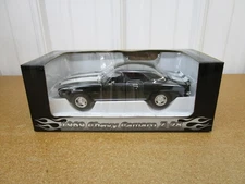 1969 Chevrolet Camaro Z-28 CROWN PREMIUMS 1/24 NAPA tools toy car diecast box Z