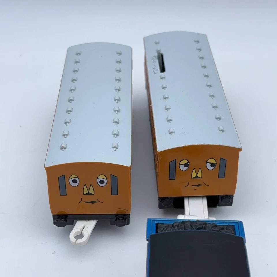 Thomas & Friends Trackmaster Steam Along Thomas Works Train 2005 Annie Clarabel Foto 3 de 4