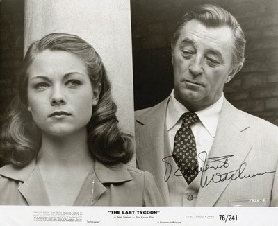 ROBERT MITCHUM - AUTOGRAPHED SIGNED PHOTOGRAPH