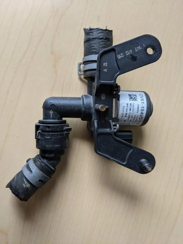 2013-2014 Ford Escape 1.6L Water Coolent Pump OEM - Image 2 of 2