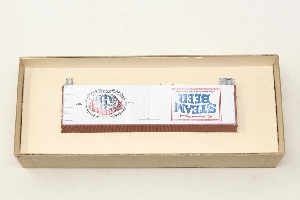 HO Roundhouse 3145 36' Billboard Reefer Anchor Steam Beer White Kit - Image 4 of 4