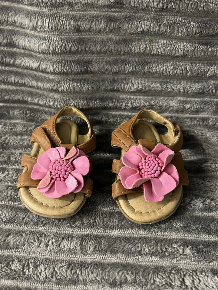 Genuinos Niños por OshKosh - Zapatos para Bebé Niña Talla 3 Foto 3 de 3