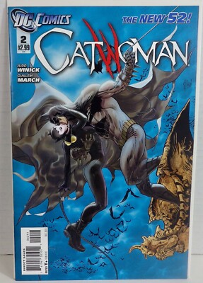 Catwoman (4th Series) #2 DC COMICS New 52 Batman Kiss Cover 2011