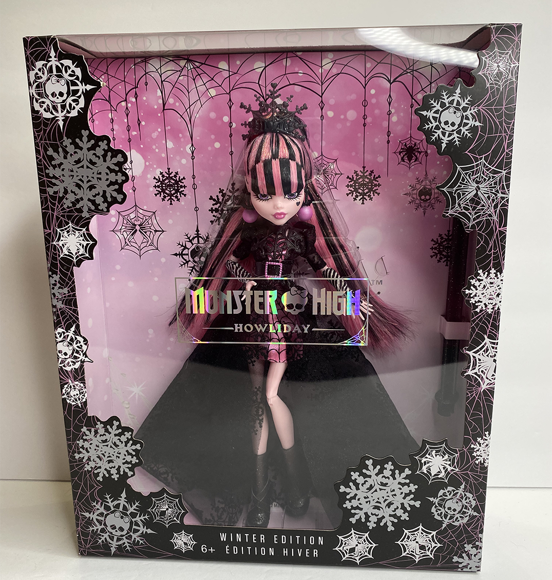 2022 Monster High Howliday Winter Edition Draculaura Doll Limited