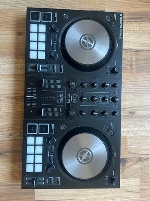 Native Instruments Traktor Kontrol S2 MK3 DJ-Controller   voll funktionsfähig