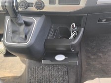 Handyhalter mit MagSafe Aufnahme  für VW T6.1 – Untere Mittelsäule – iPhone