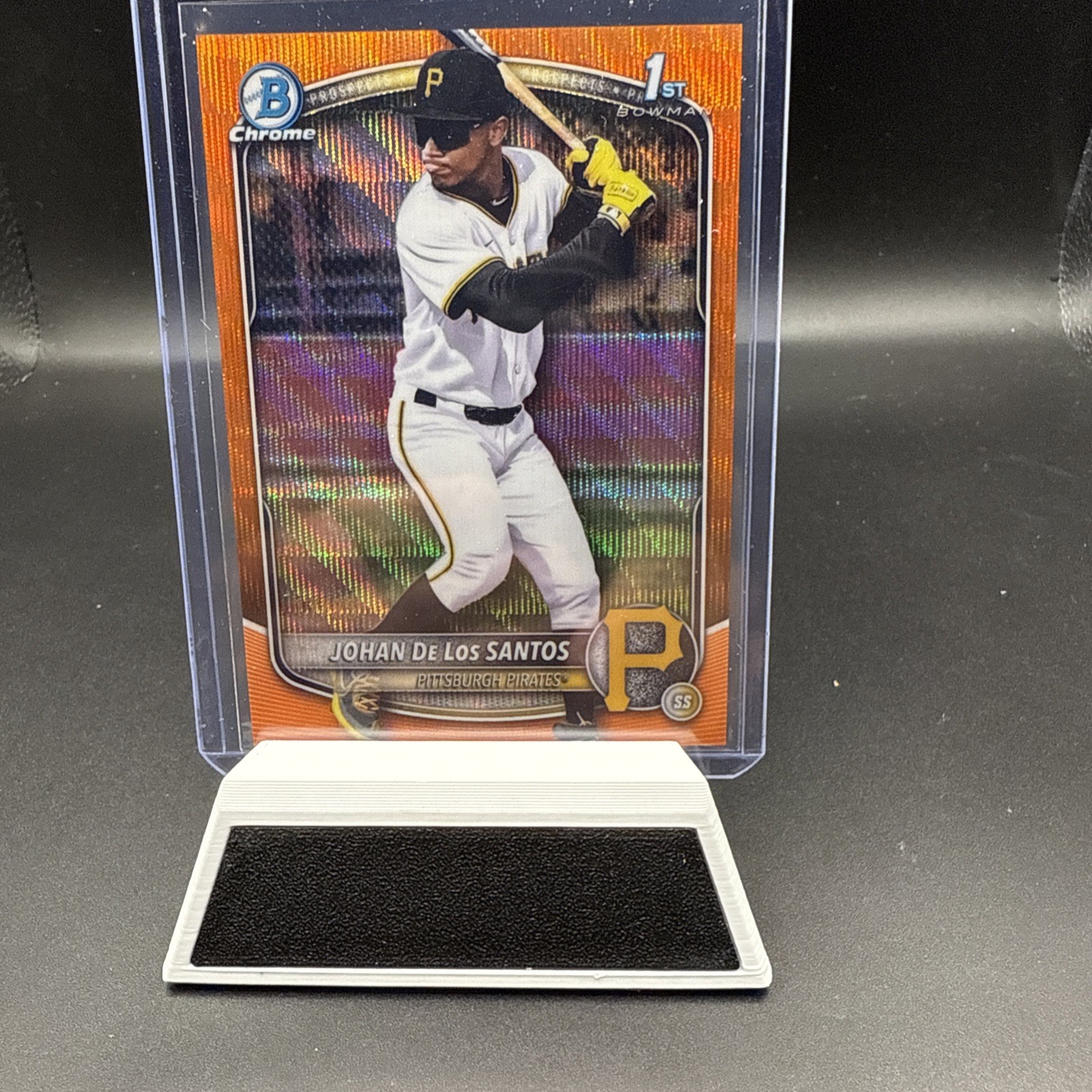 2025 Bowman Chrome Prospect Johan de Los Santos 1st Bowman Orange Wave /25