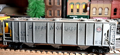 RTR Con-Cor HO=1/87 Great Northern PS-2 Covered Hopper Rd#71964-BUILT-MW-LAYOUT