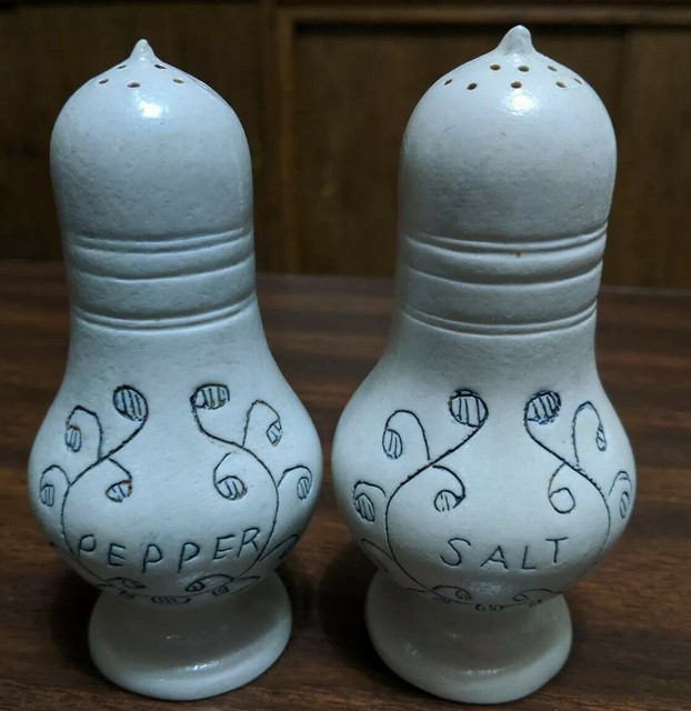Vintage Ceramic Navy and Off White Salt and Pepper Shakers5" tall x 2