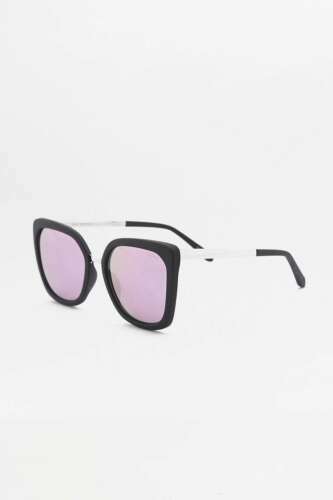 NEW - Quay Australia Sunglasses  display picture 3