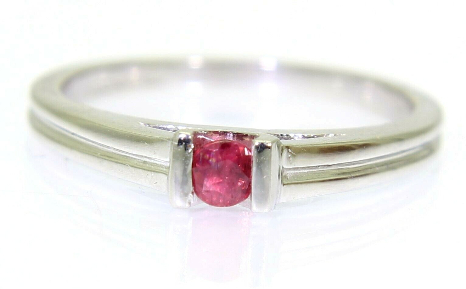 Pretty Ruby Solitaire 18ct White Gold ring J 1/2 … - image 1